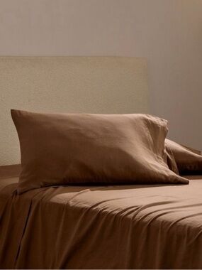 Parachute Queen Relaxed Linen Sheet Set in Pecan